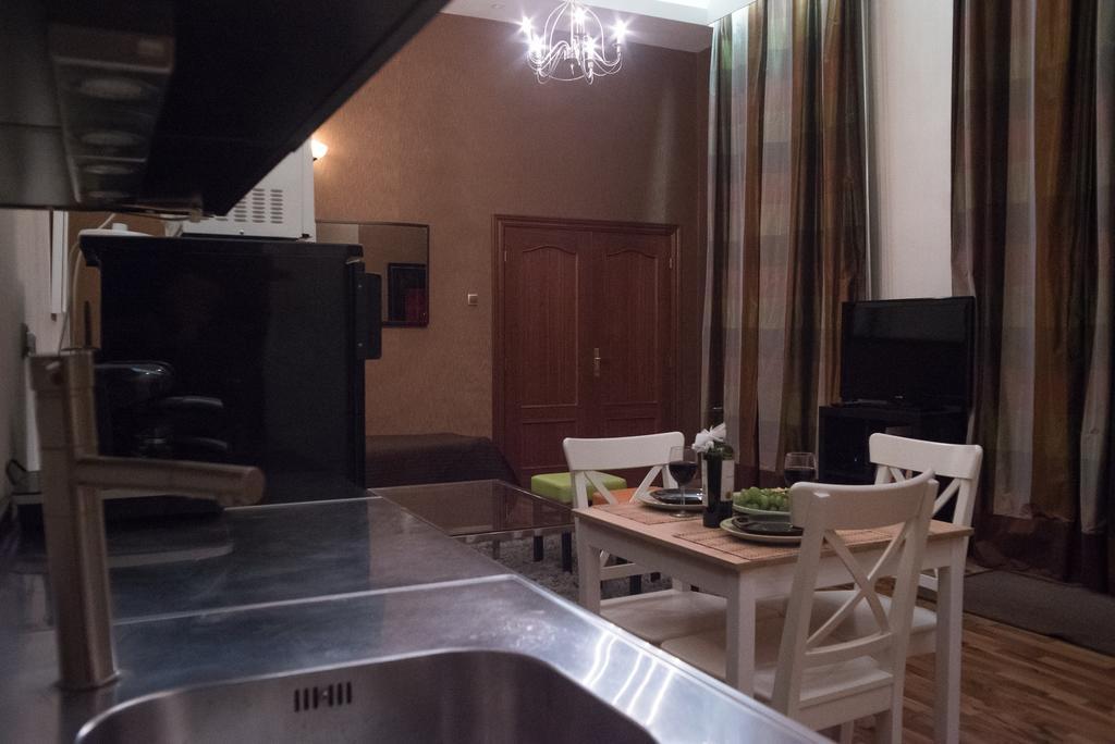 Inviting Flat In The Heart Of Town Apartment Budapest Bagian luar foto