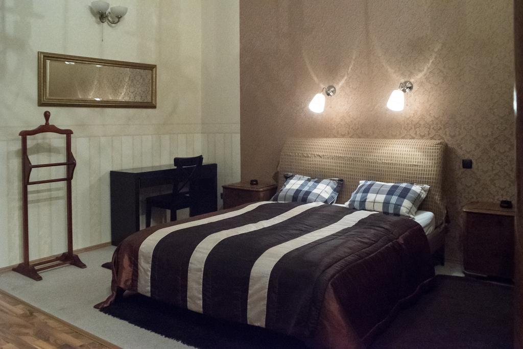 Inviting Flat In The Heart Of Town Apartment Budapest Bagian luar foto
