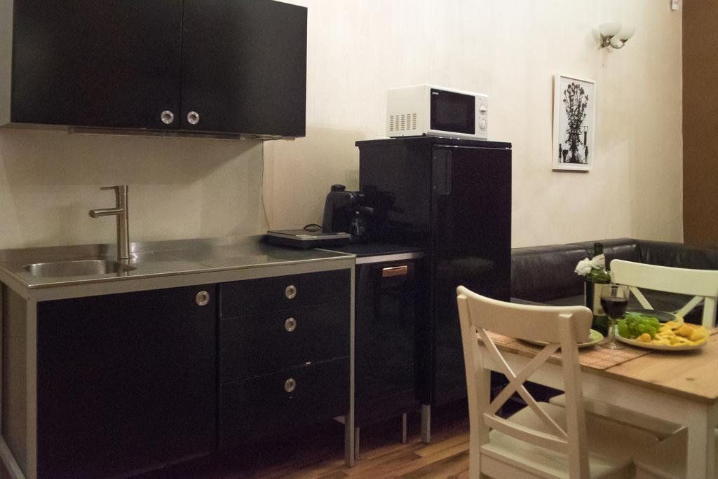 Inviting Flat In The Heart Of Town Apartment Budapest Bagian luar foto