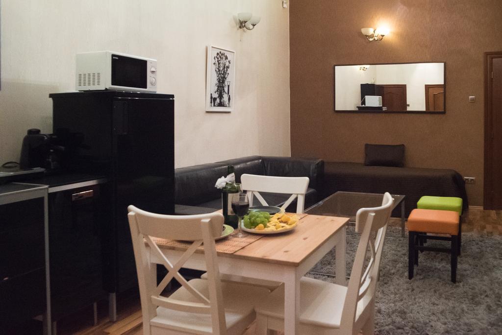 Inviting Flat In The Heart Of Town Apartment Budapest Bagian luar foto