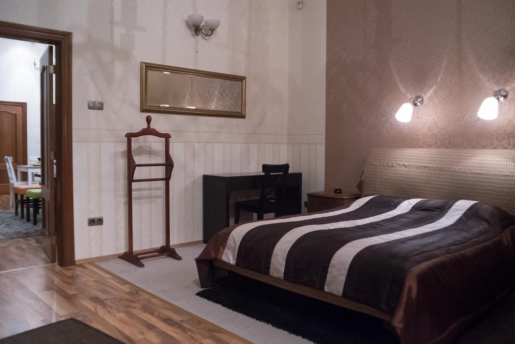 Inviting Flat In The Heart Of Town Apartment Budapest Bagian luar foto
