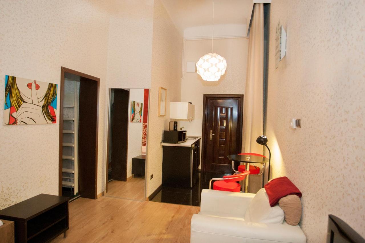 Inviting Flat In The Heart Of Town Apartment Budapest Bagian luar foto